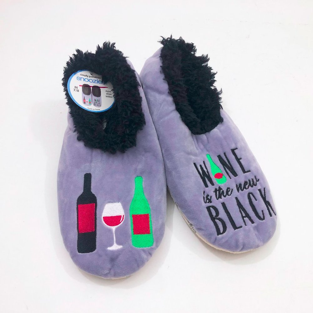 NWT Snoozies Women's Lavender Wine is the New Black Slippers Medium 7/8